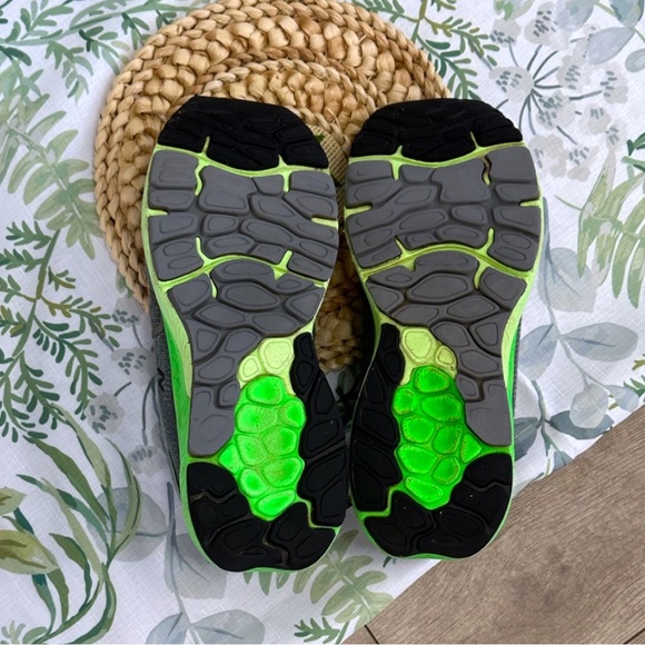 New Balance Men’s Fresh Foam X Ocean Gray Vibrant Green Athletic Running Shoes - Picture 3 of 16